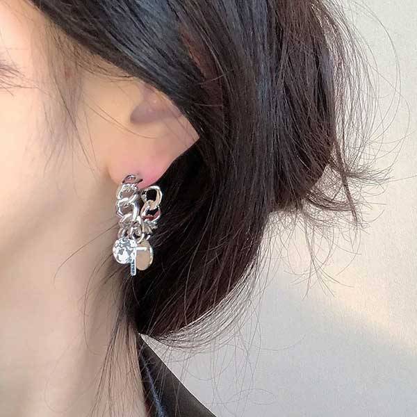 Boucles d'Oreilles Coréennes Chaîne & Croix 2